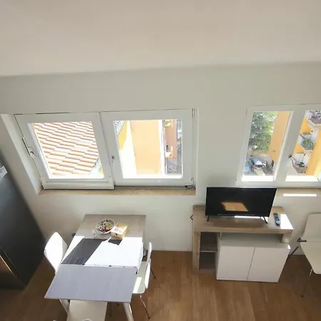 Vr Attico Di Lino Verona